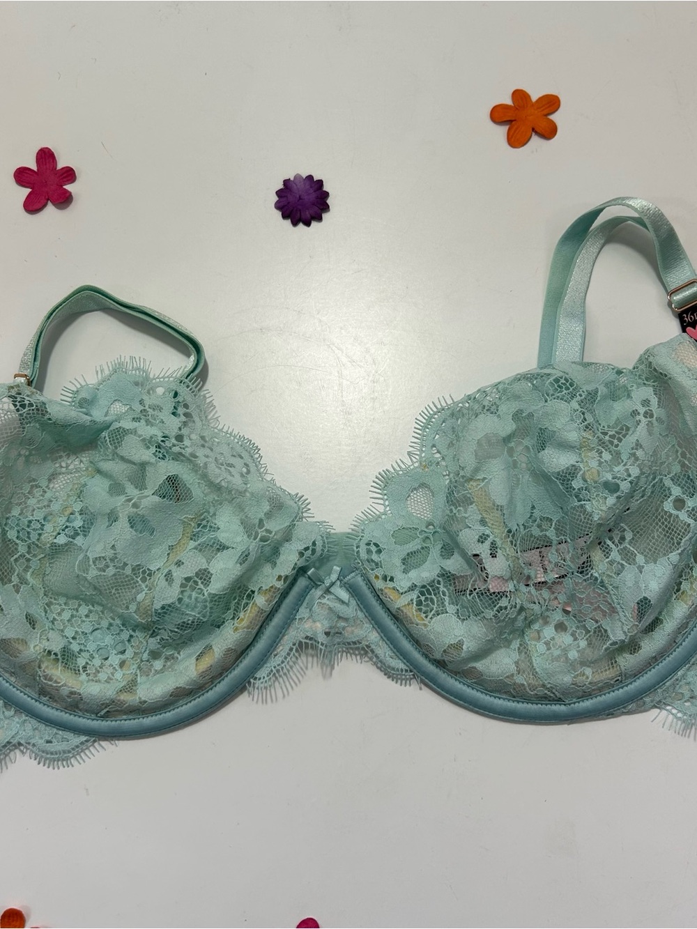 Victoria's Secret Green Lace Unlined Underwire Push Up Bra 36D NWOT
